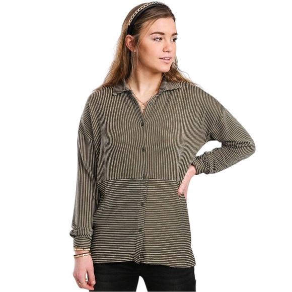 NEW Paper Crane Striped High Low Blouse Jersey Knit Button up Comfy Fall S - Picture 2 of 13